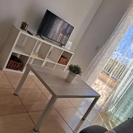 Apartments Casa Laura Costa Silencio Wiffi Pool דירה *